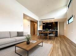 【LDK:19.4帖】
本画像はCGで作成しており、実際に現地に家具は配置しておりません。また、価格に家具は含まれません。