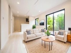 【LDK:13.1帖】
本画像はCGで作成しており、実際に現地に家具は配置しておりません。また、価格に家具は含まれません。