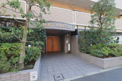 【エントランス(外)】