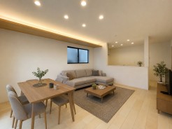 【LDK:15帖】
本画像はCGで作成しており、実際に現地に家具は配置しておりません。また、価格に家具は含まれません。