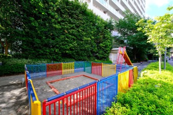 【南麻布二丁目児童遊園】