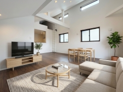 【LDK:3号棟】
本画像はCGで作成しており、実際に現地に家具は配置しておりません。また、価格に家具は含まれません。