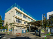 世田谷区立烏山小学校