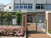 狛江市立緑野小学校