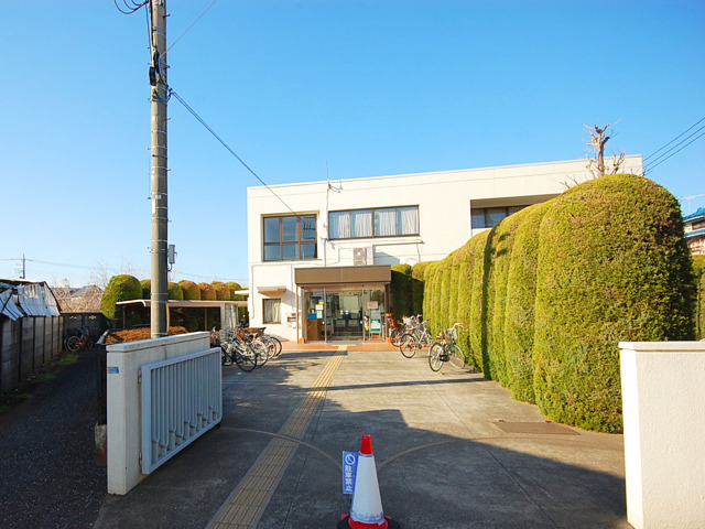 三鷹市立東部図書館