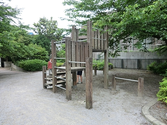 関戸三丁目公園