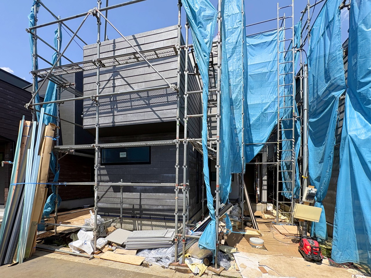 【外観：4月中旬撮影】